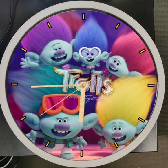 Trolls band together clock - Picture 2 of 5